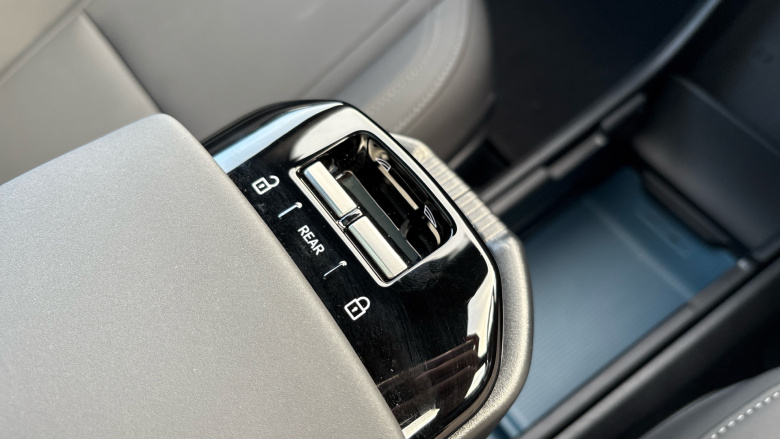 Volvo EX30 200kW SM Extended Range Ultra 69kWh 5dr Auto Electric Estate